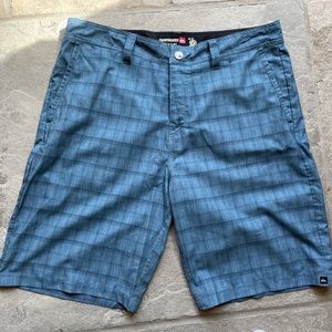 Quick Silver Men’s Shorts/Swim Shorts Size 32